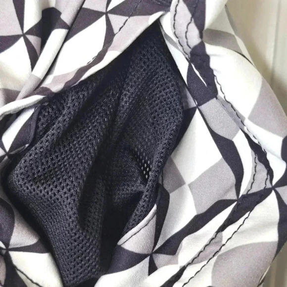 American Eagle Men's Hybrid Geometric Black White Gray Board Shorts Size Large - Picture 8 of 13